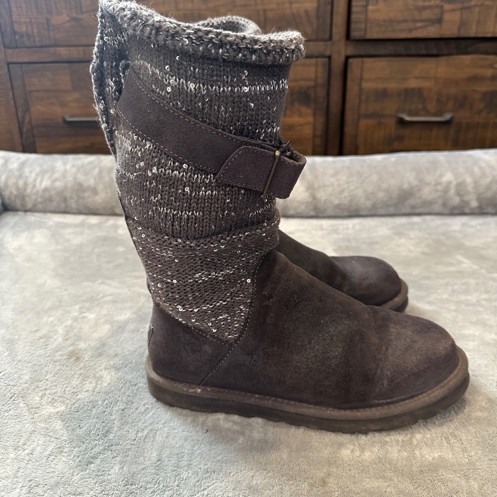 UGG Australia Lattice Cardy Boots Gray Suede Knit Silver Sequin Buckle Womens 9